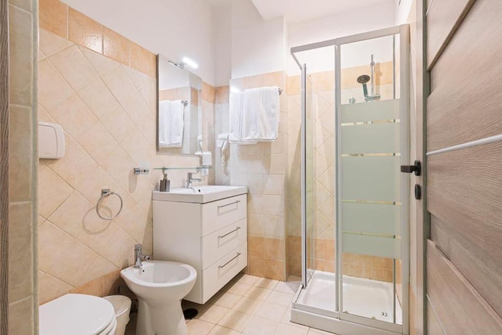 Private Suite In A Guest House With Private Bathroom N3 Roma Exterior foto